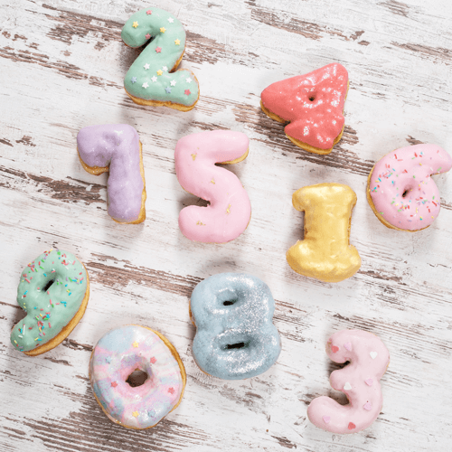 Birthday box – krofna u obliku broja