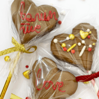 Brauni u obliku srca na štapiću 65g