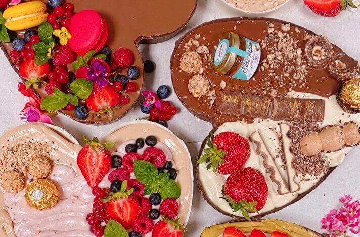 Dekoracija torti čokoladicama i voćem